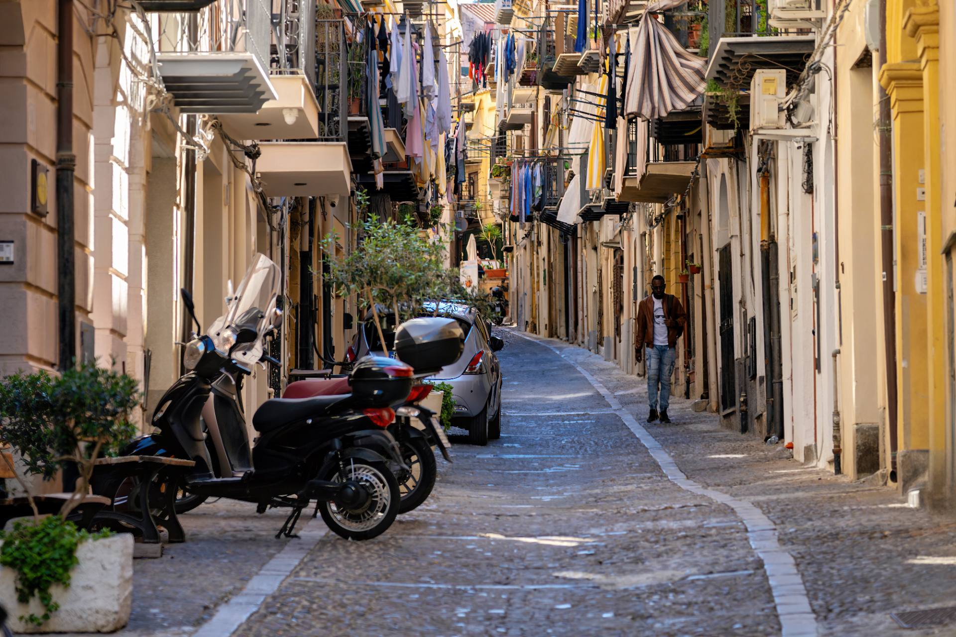Der Grundriss der Altstadt wurde im 12. Jahrhundert mit der normannischen Kirche im Zentrum angelegt. Das Straßensystem wurde in einem Raster um die Kirche herum angelegt.
